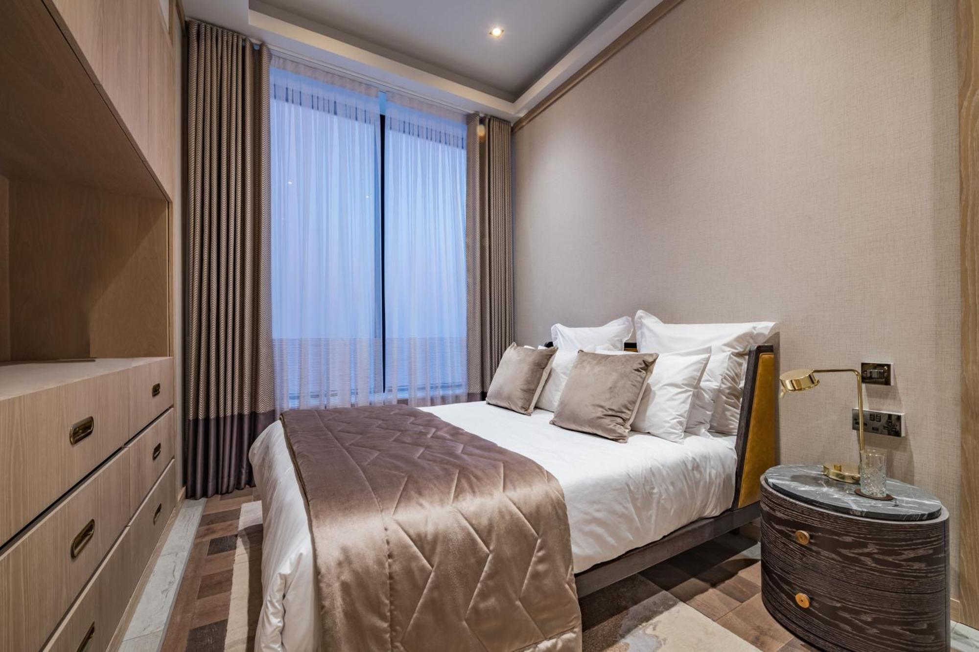 Stock Exchange Hotel, Manchester, Autograph Collection Εξωτερικό φωτογραφία A bedroom at The Ritz London